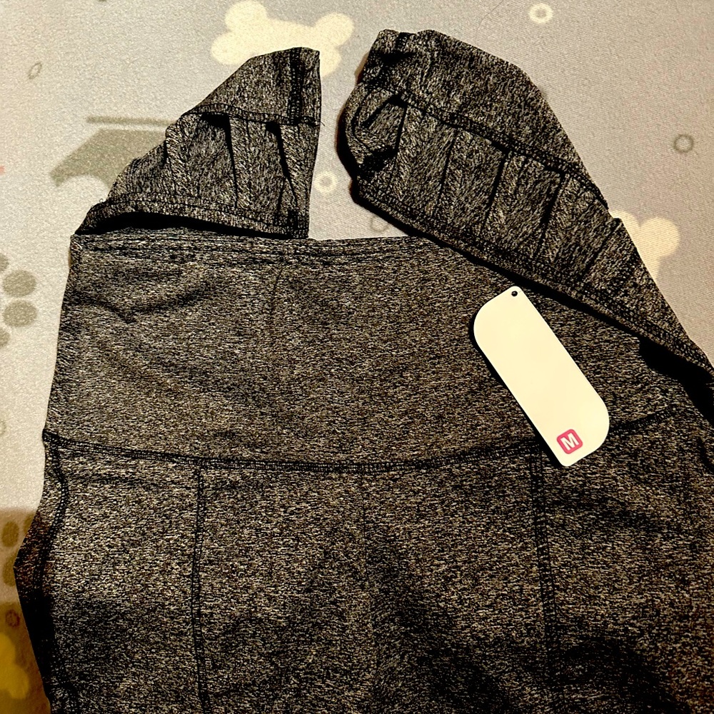 Criss cross strap full length leggings Sz M